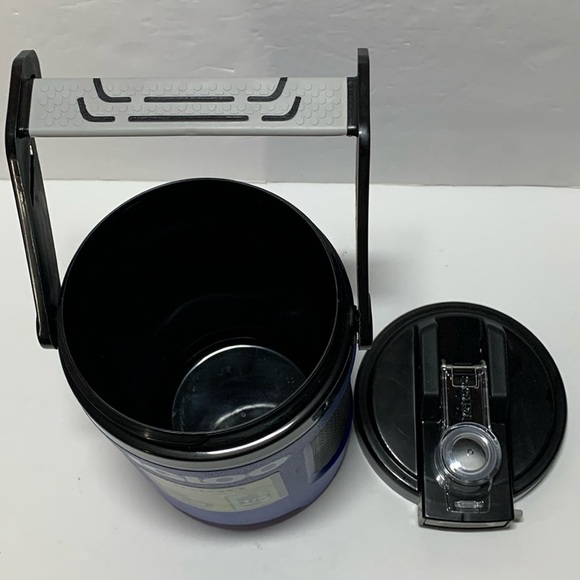 Igloo Latitude Ultra Pro Water Jug 2 Qt Blue New - Picture 10 of 14